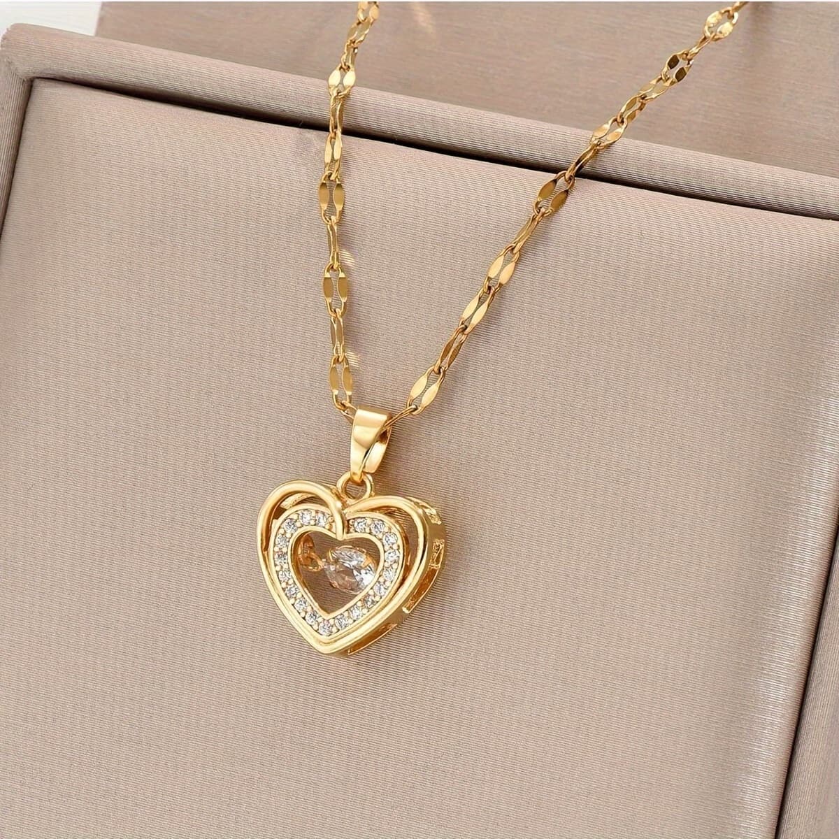 Classic Elegant Style, Golden Veneer - , Inlaid With Zirconia Heart Pendant Necklace, Suitable For Women , Daily , Festivals, Parties And , Is Gift For Women
