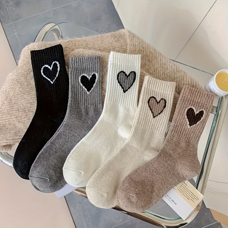 5 Pairs Of Women's Large Heart Midtube Socks, , All Kinds Of Senior Socks, Suitable For Outdoor Leisure Sports Socks, Gift Socks.